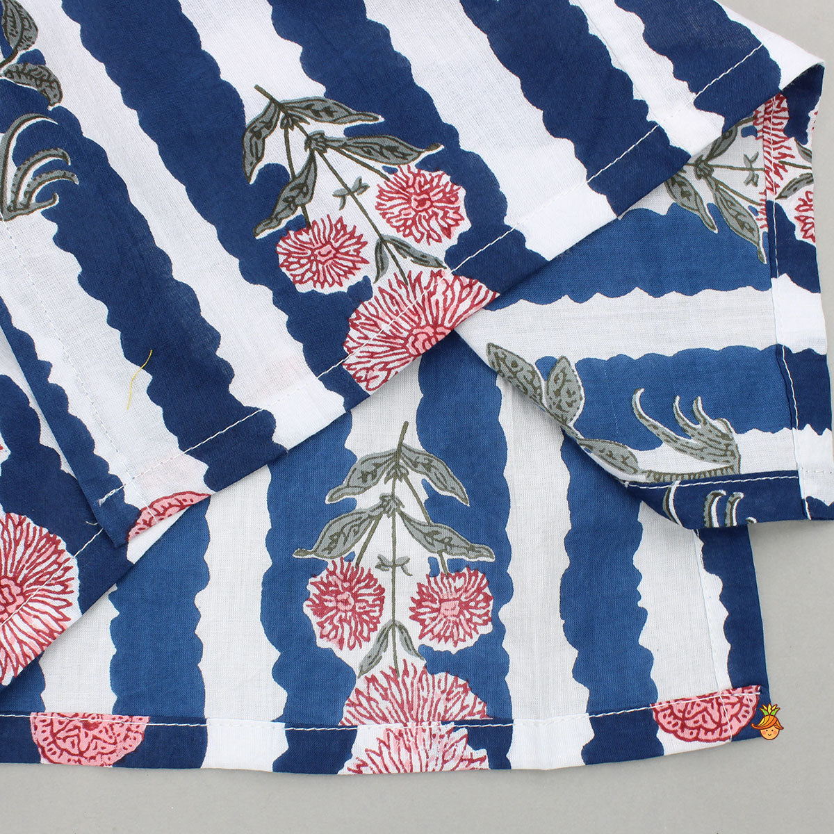 Side Button Detail Pin Tuck Kurta With Pyjama