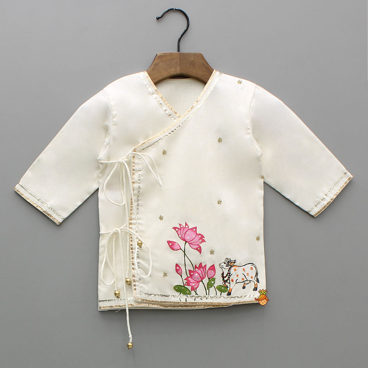 Pre Order: Floral Hand-Painted Off-White Kurta And Lurex Striped Dhoti With Mor Pankh Mukut And Basuri