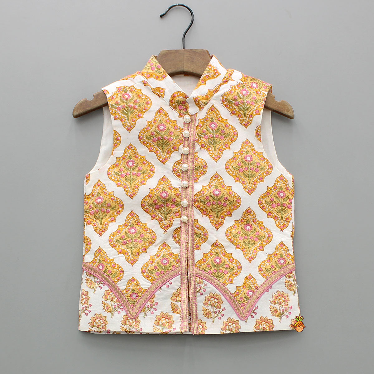 Pre Order: Ethnic Floral Print Kurta With Stylish Jacket And Dhoti