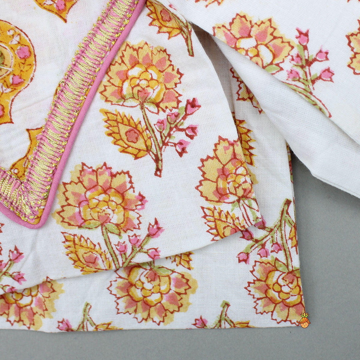 Pre Order: Ethnic Floral Print Kurta With Stylish Jacket And Dhoti