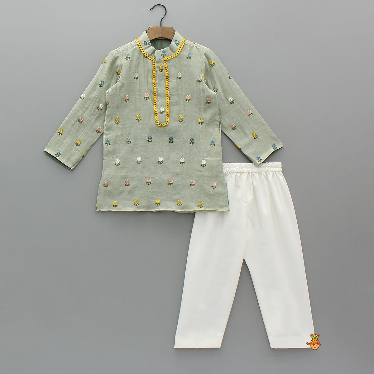 Floral Embroidered Mul Chanderi Kurta With Pyjama