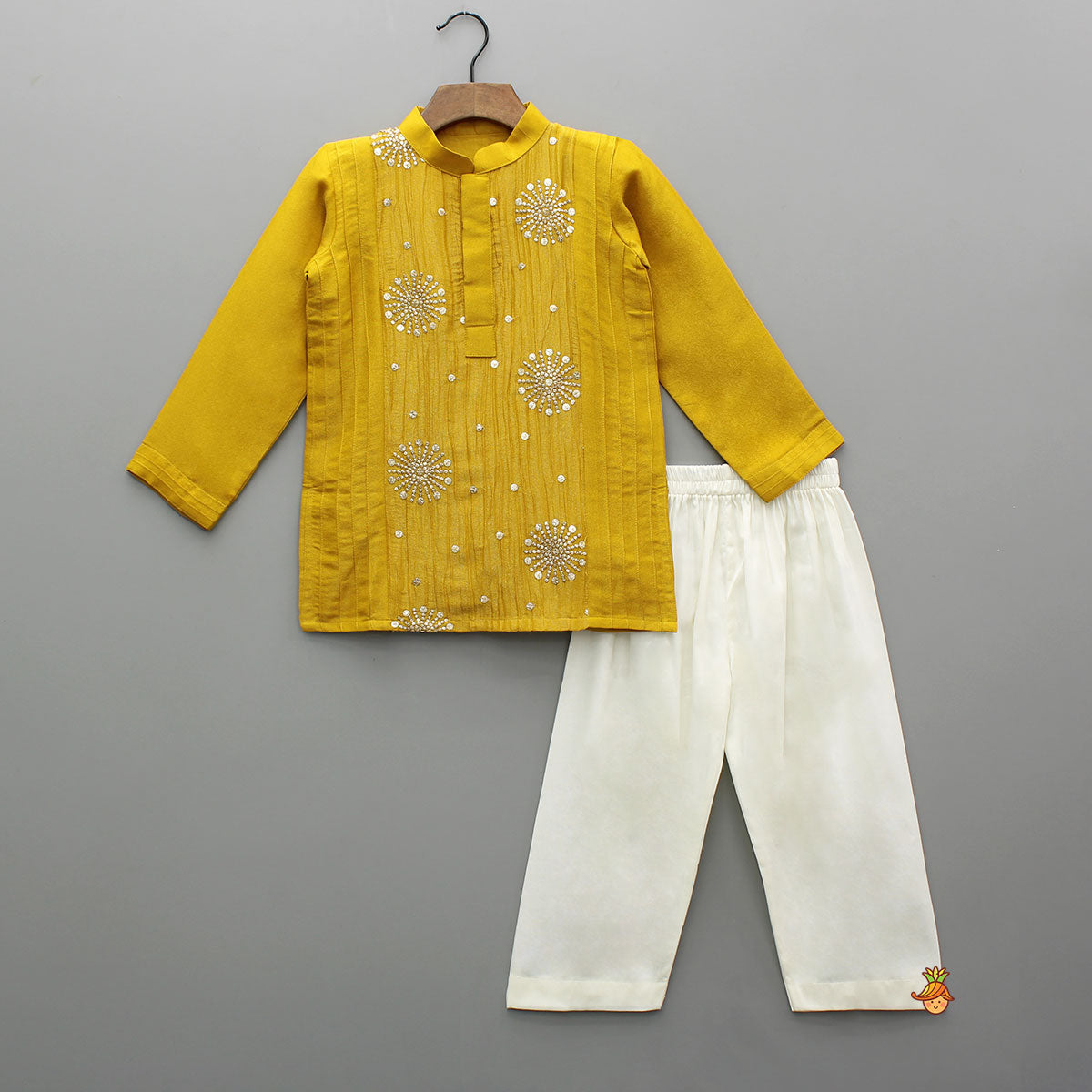Pre Order: Shimmery Sequin Embroidered Crush Tissue Detailed Kurta With Pyjama