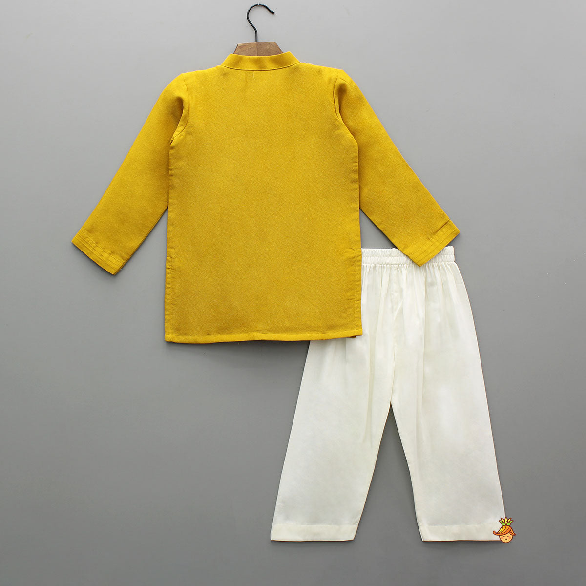 Pre Order: Shimmery Sequin Embroidered Crush Tissue Detailed Kurta With Pyjama