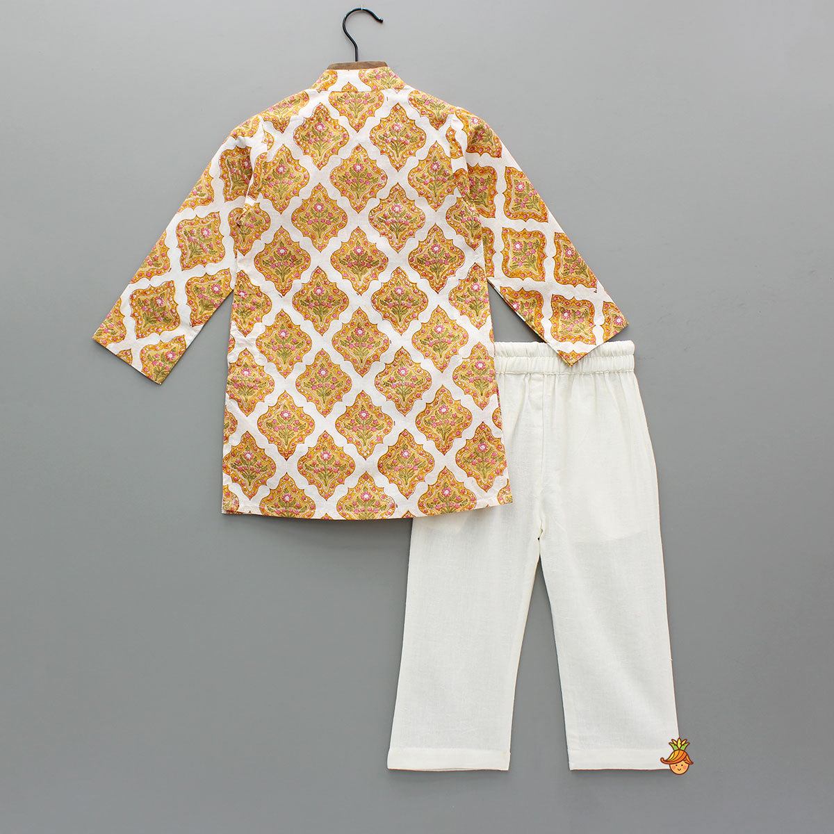 Pre Order: Ethnic Floral Print Kurta And Pyjama