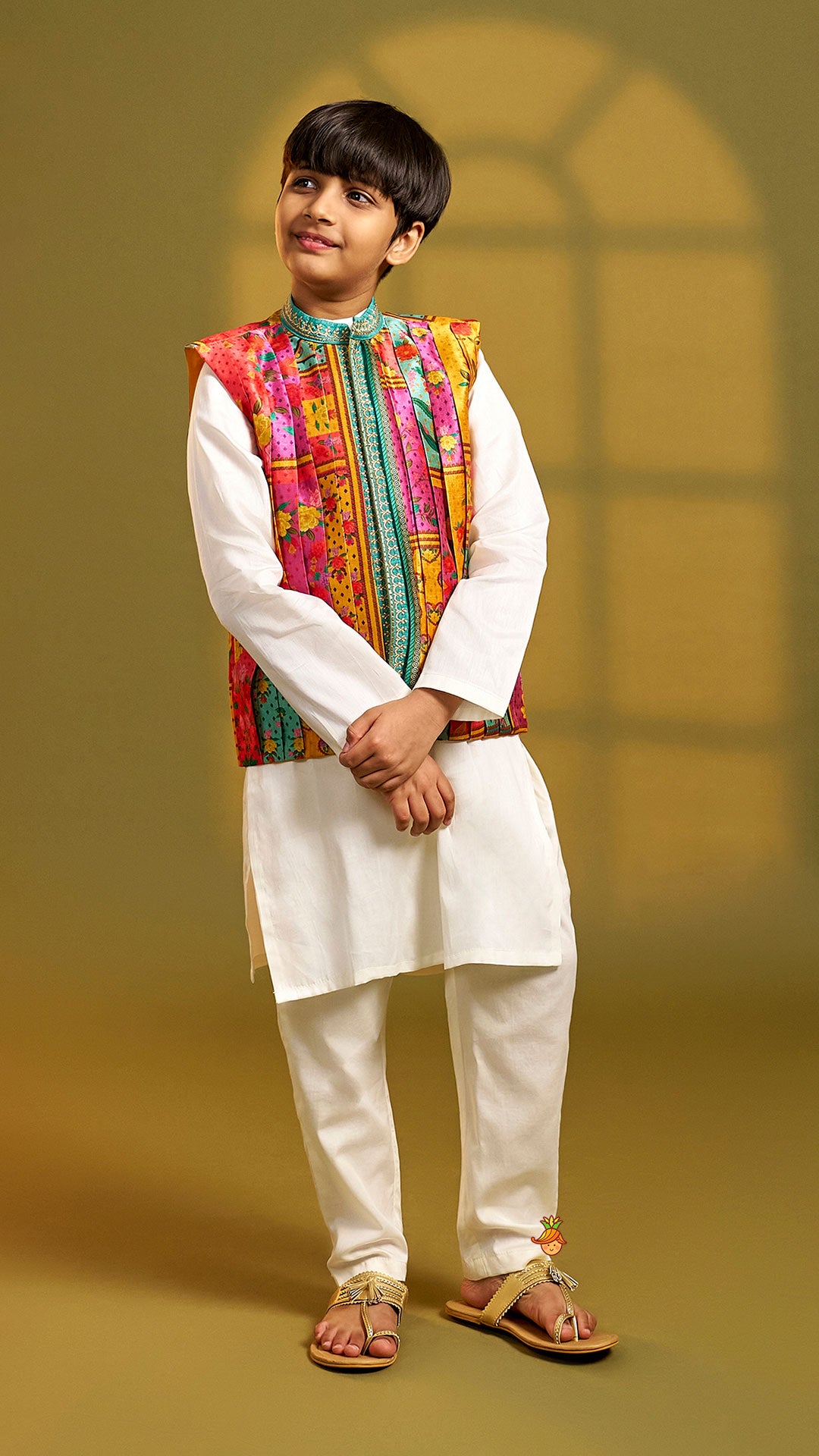 Pre Order: Off White Kurta With Printed Pleated Jacket And Pyjama