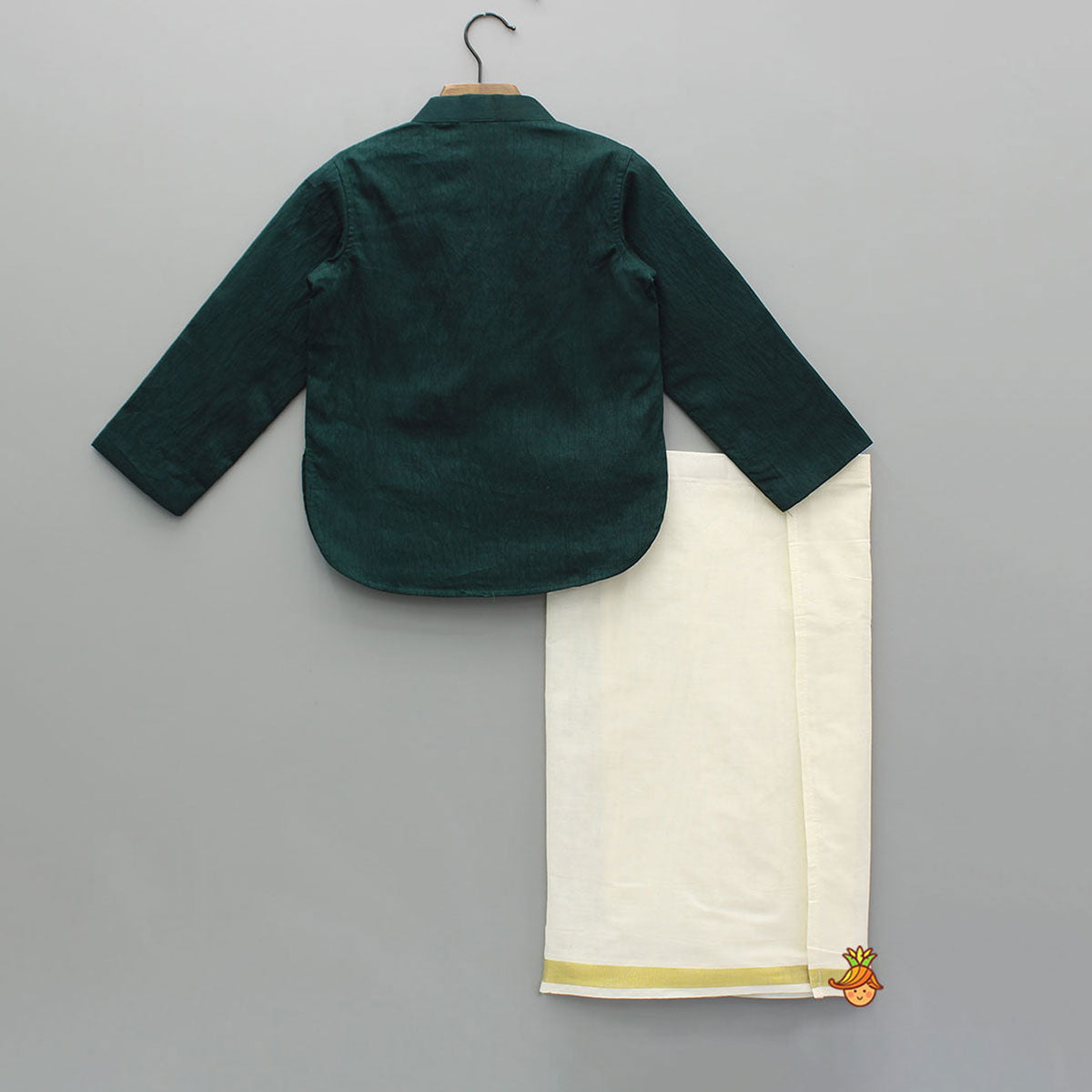 Pre Order: Green Kurta With Adjustable Cream Lungi