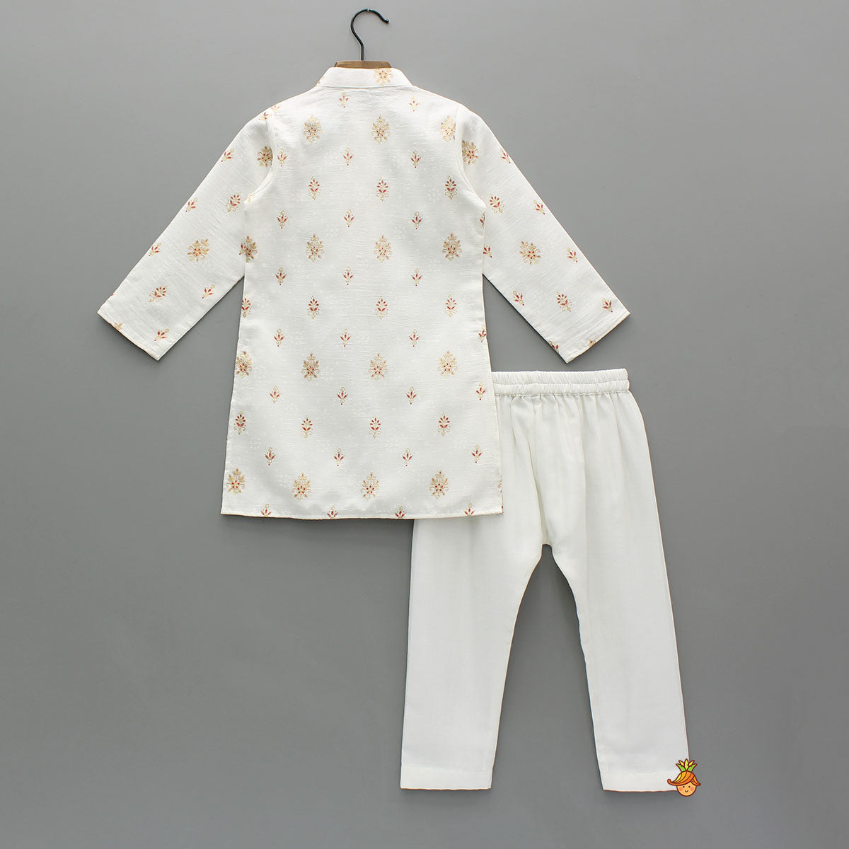 Pre Order: Off White Ethnic Printed Kurta With Matching Pyjama