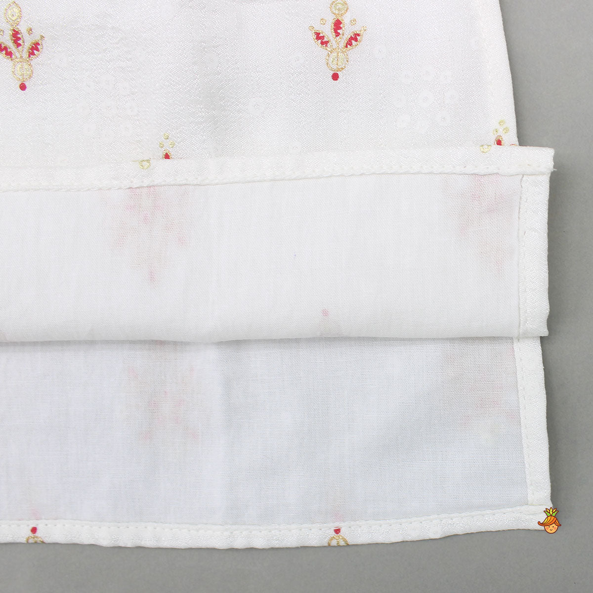 Pre Order: Off White Ethnic Printed Kurta With Matching Pyjama