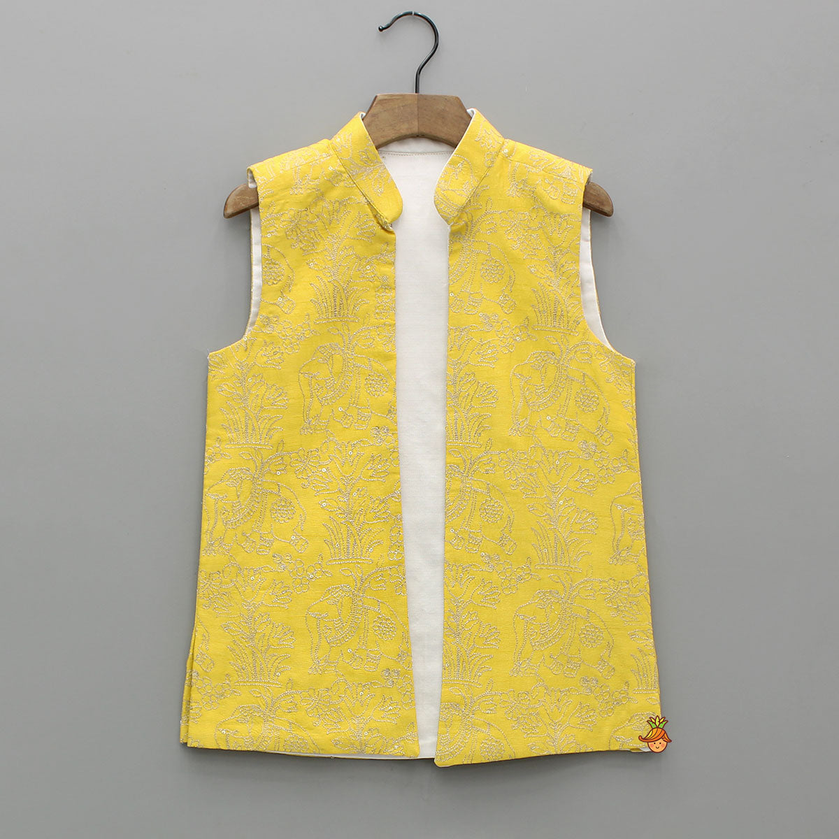 Pre Order: Off White Kurta With Ethnic Embroidered Front Open Jacket And Pyjama