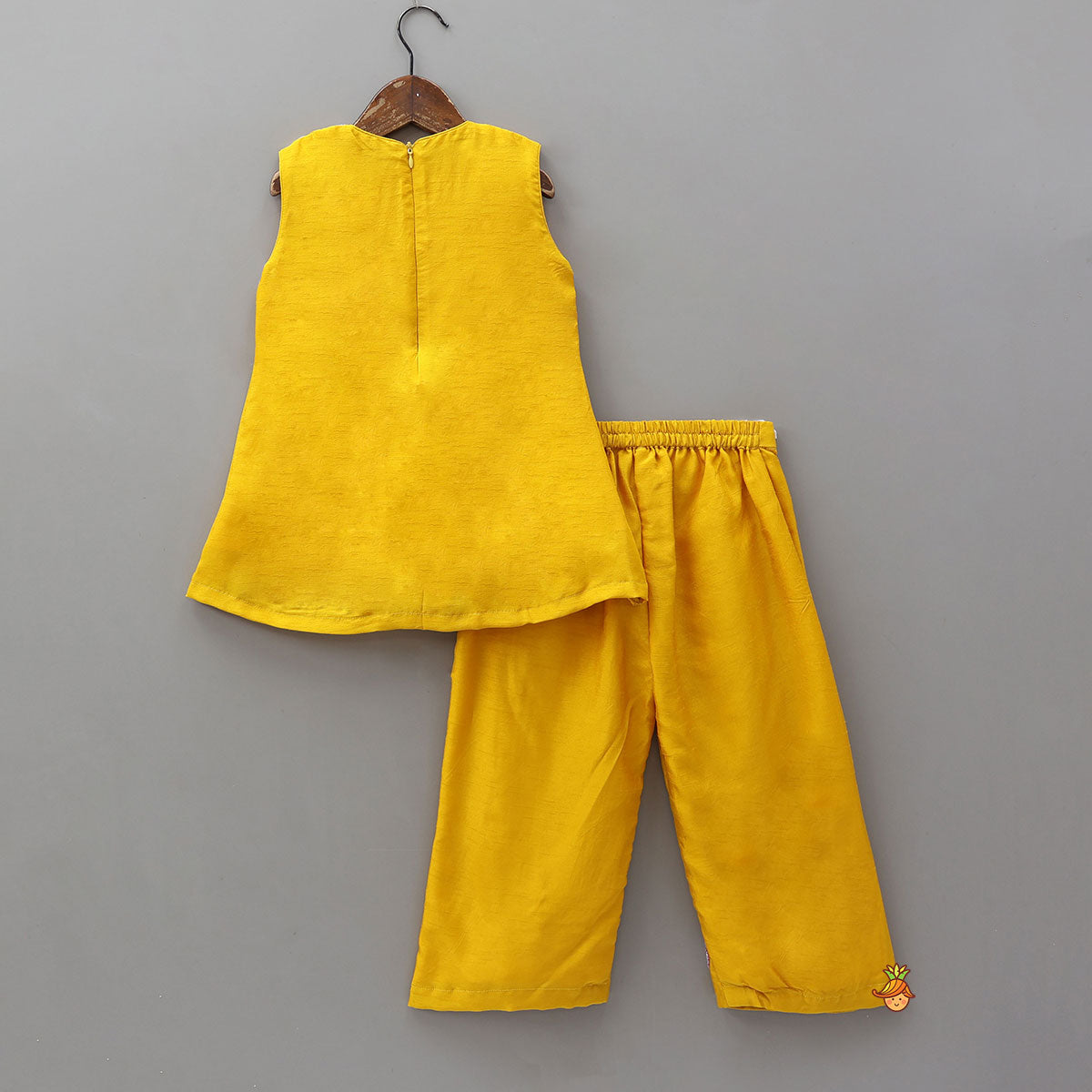 Pre Order: Beautiful Floral Embroidered Sleeveless Kurti With Pant