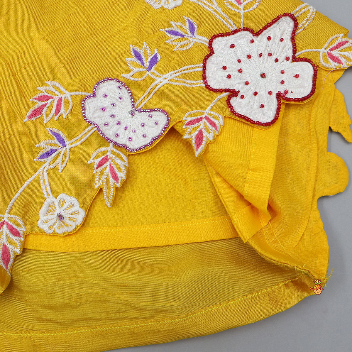 Pre Order: Beautiful Floral Embroidered Sleeveless Kurti With Pant