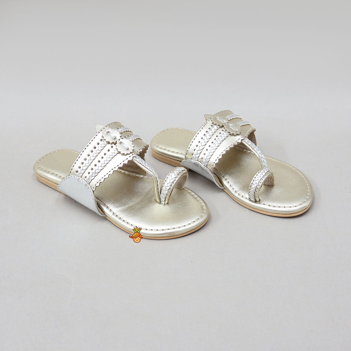 Ethnic Dual Tone Braid Detailed Kolhapuri Flats