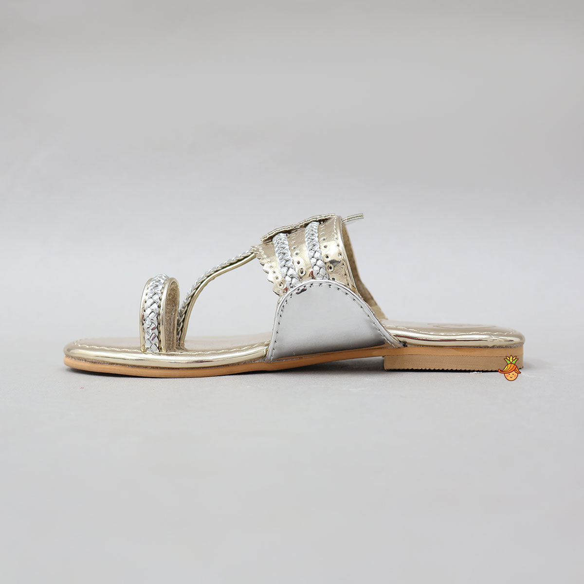 Ethnic Dual Tone Braid Detailed Kolhapuri Flats