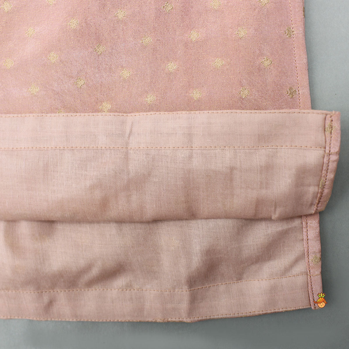 Pre Order: Shimmery Pocket Square Detailed Silk Kurta With Pyjama