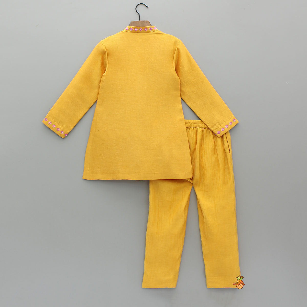 Pre Order: Hand-Embroidered Lotus-Motif Kurta With Pyjama