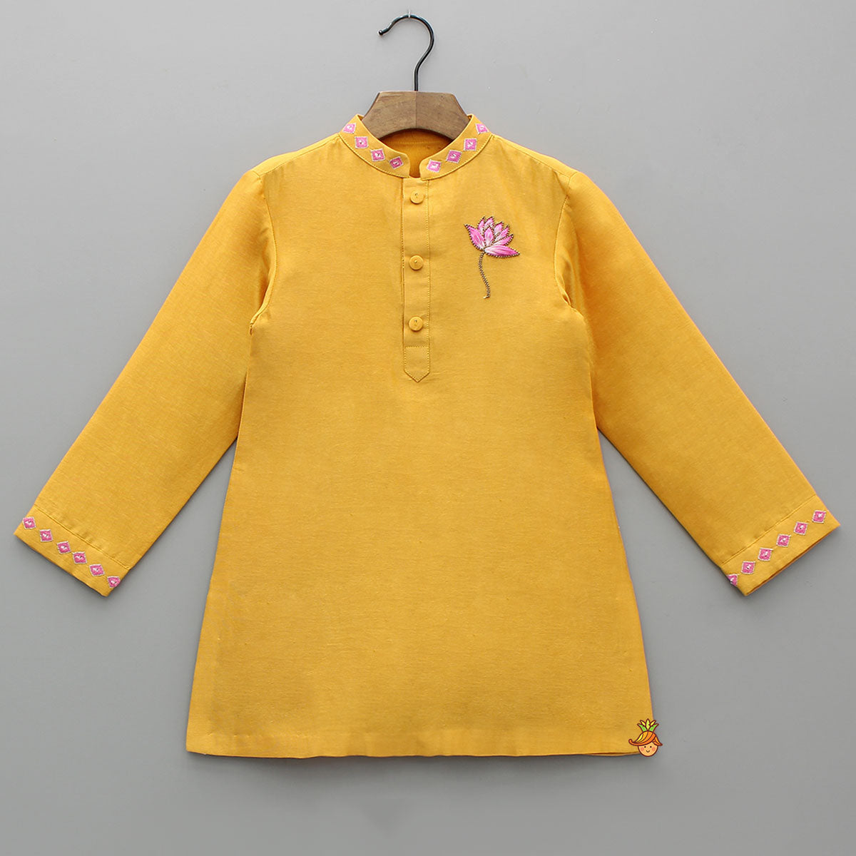 Pre Order: Hand-Embroidered Lotus-Motif Kurta With Pyjama