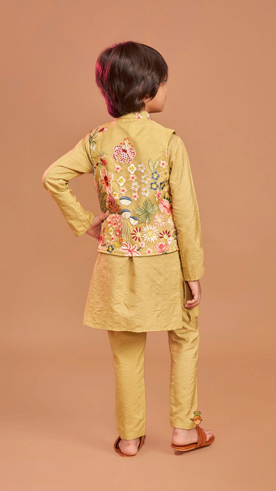 Pre Order: Ethnic Kurta And Floral Embroidered Jacket With Pyjama