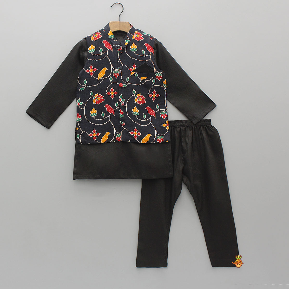 Pre Order: Ethnic Elegant Kurta With Pocket Detail Printed Jacket And Pyjama