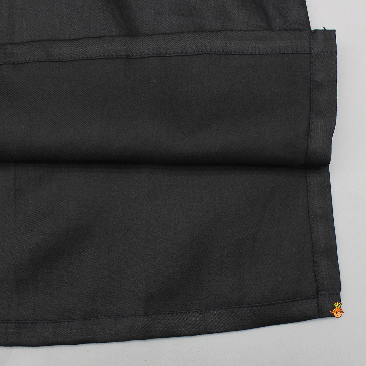 Pre Order: Ethnic Elegant Kurta With Pocket Detail Printed Jacket And Pyjama