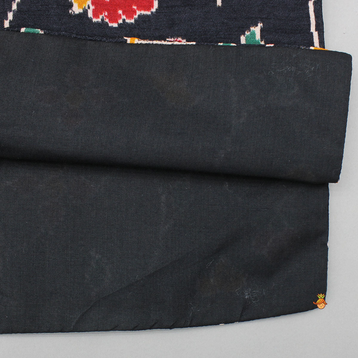 Pre Order: Ethnic Elegant Kurta With Pocket Detail Printed Jacket And Pyjama