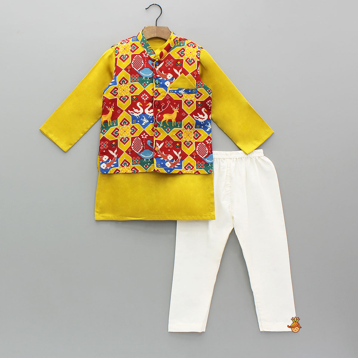 Pre Order: Ethnic Kurta With Pocket Detail Printed Jacket And Pyjama
