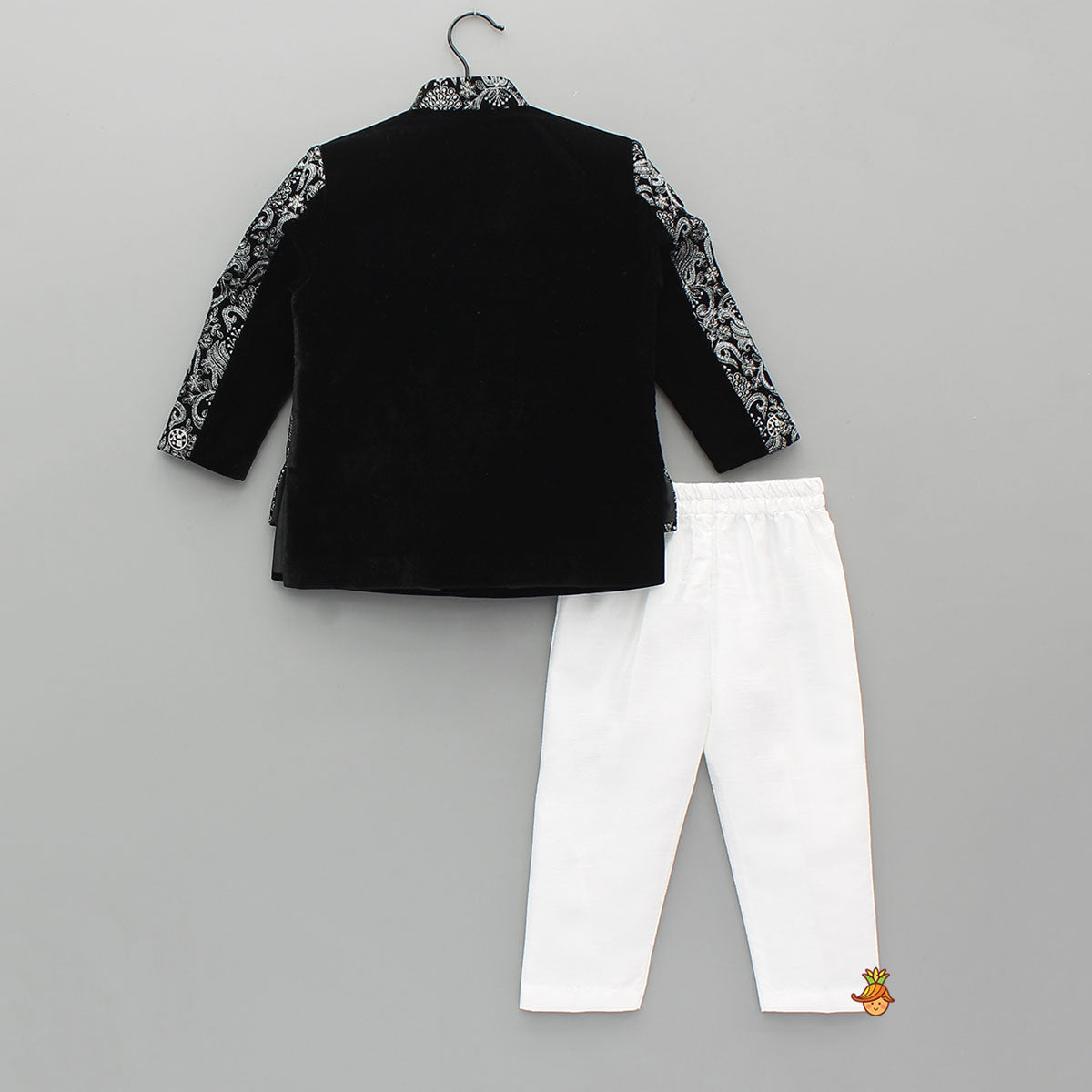 Pre Order: Exquisite Thread-Embroidered Jacket-Style Velvet Sherwani With Pyjama
