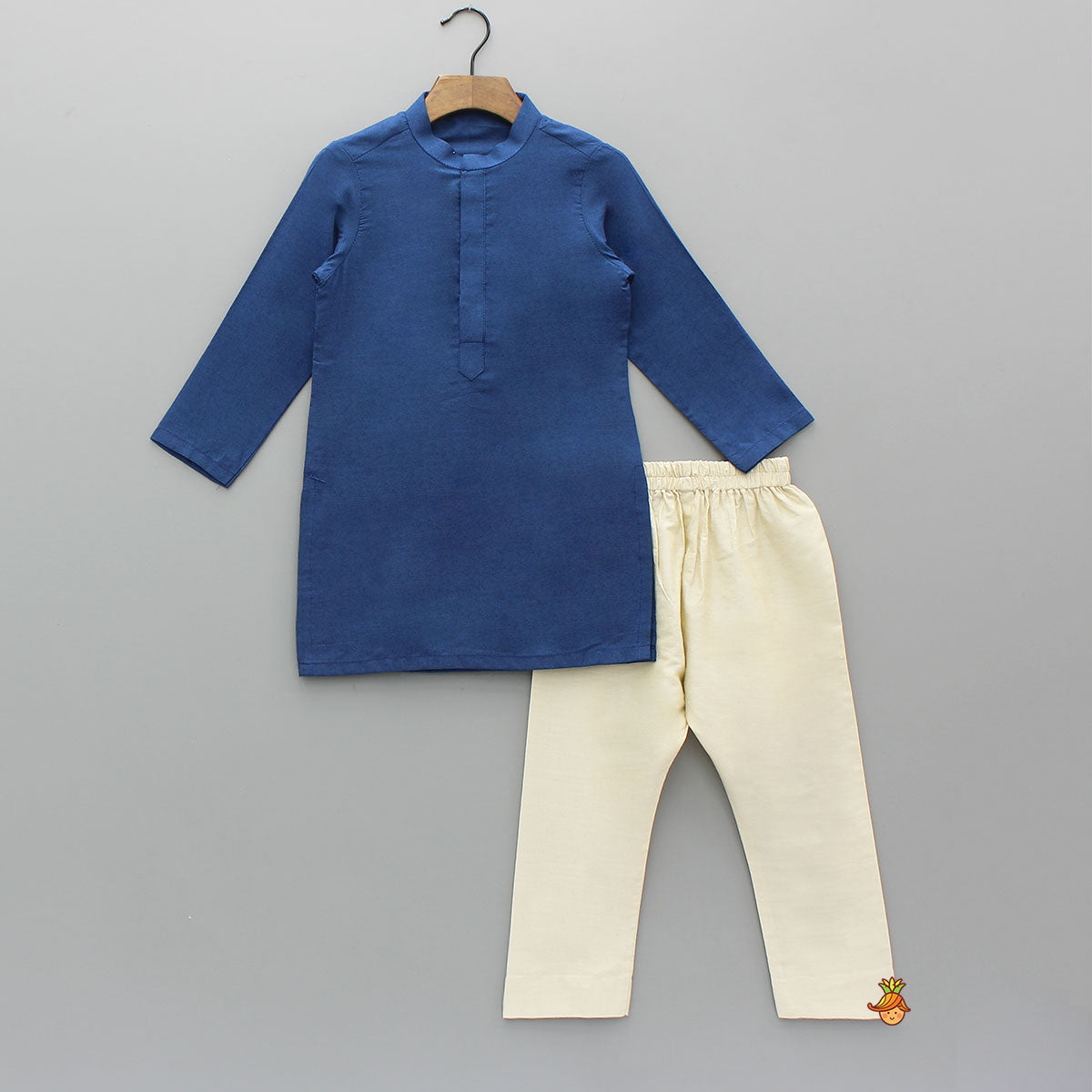 Pre Order: Ethnic Kurta With Pocket-Detail Jacket And Pyjama