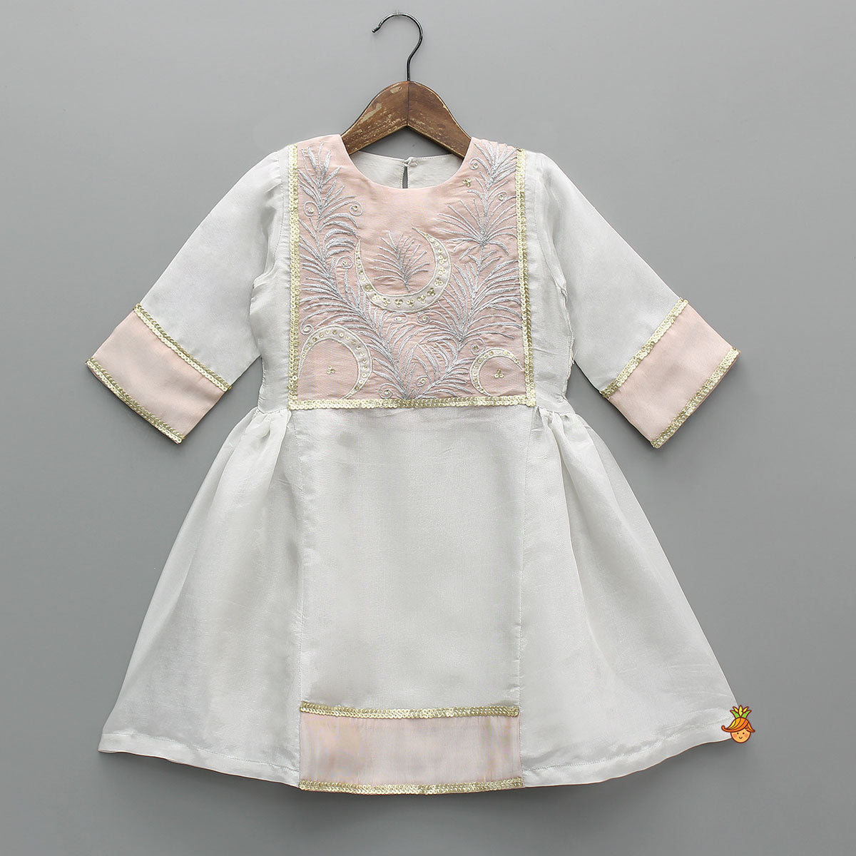 Pre Order: Elegant Embroidered Yoke Kurti And Pant