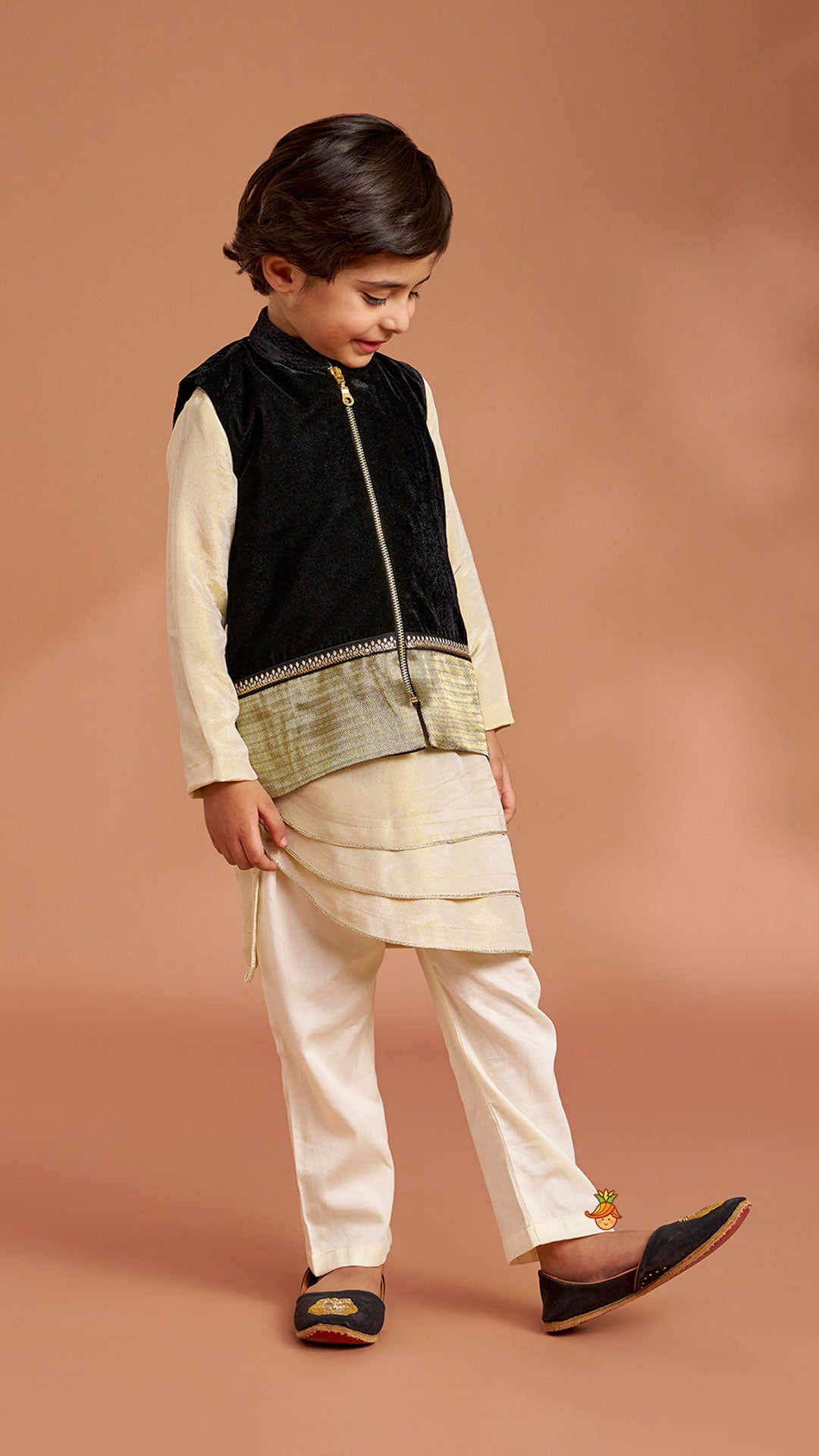 Pre Order: Shimmery Stylish Cut Hem Kurta With Velvet Jacket And Pyjama