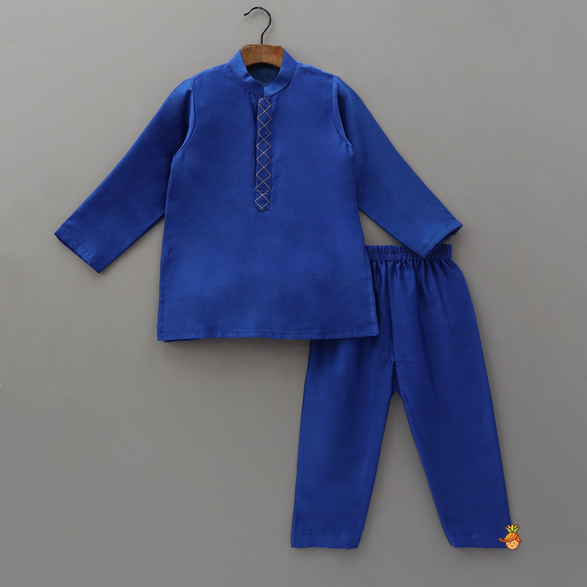 Pre Order: Embroidered Front-Panel Kurta With Open Jacket And Pyjama