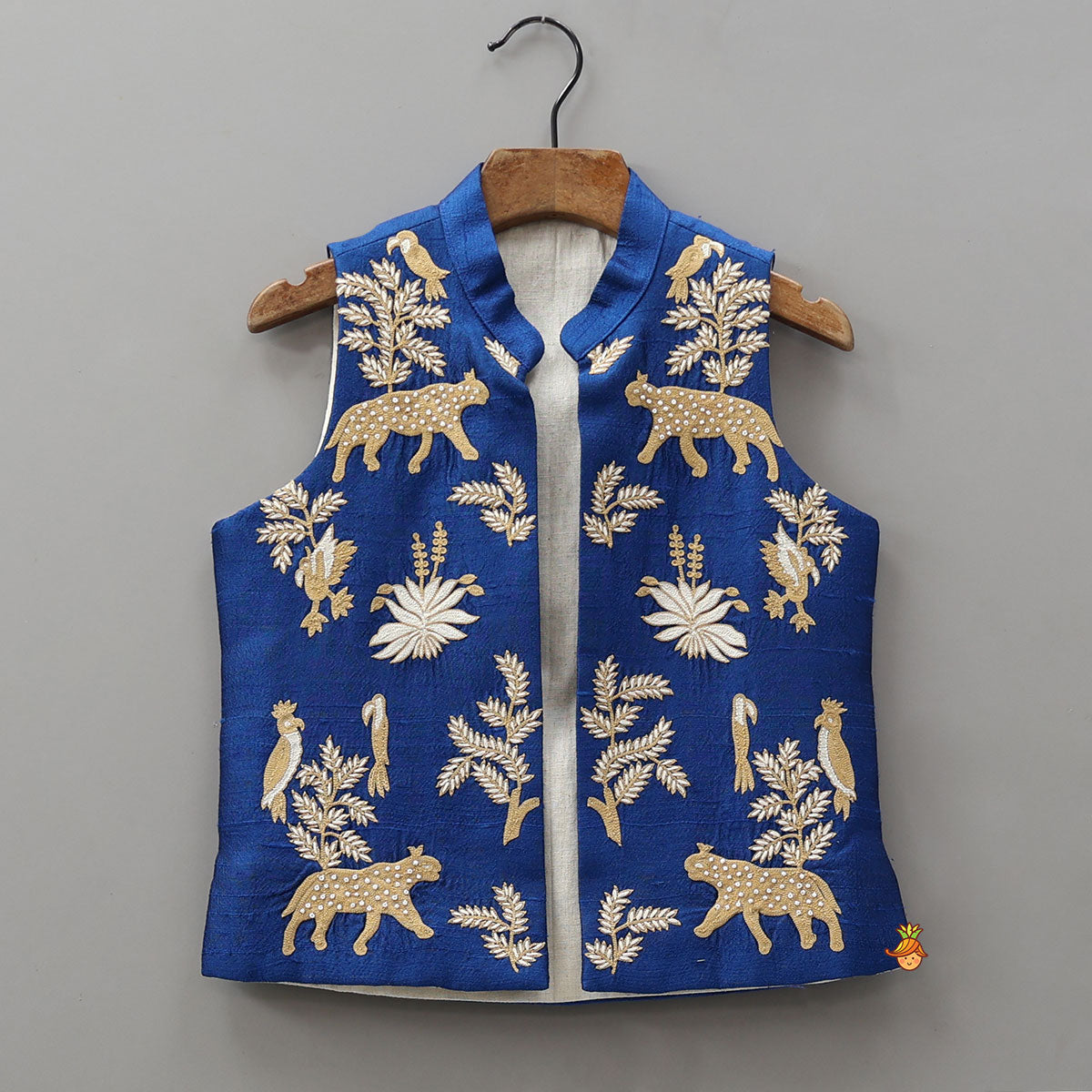 Pre Order: Embroidered Front-Panel Kurta With Open Jacket And Pyjama