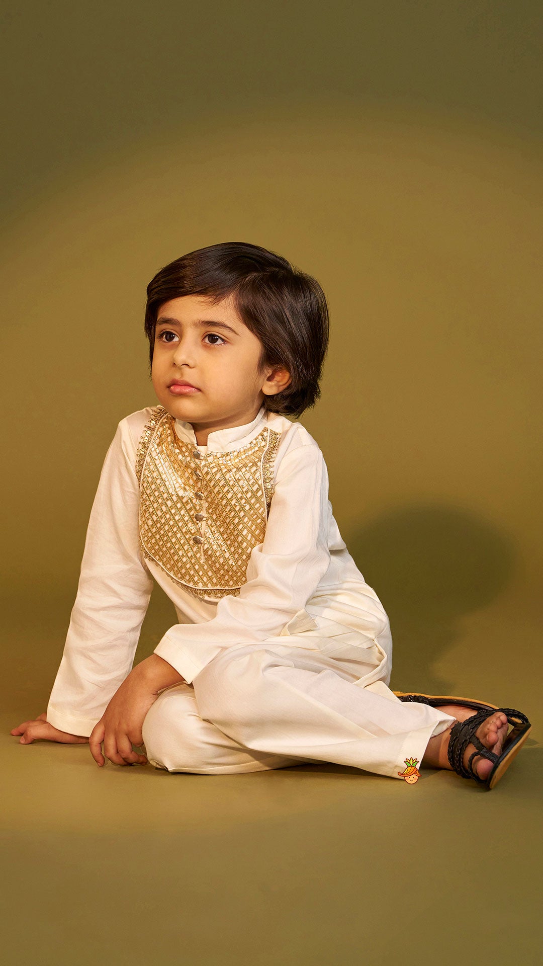 Pre Order: Lace Detailed Yoke Kurta And Pyjama