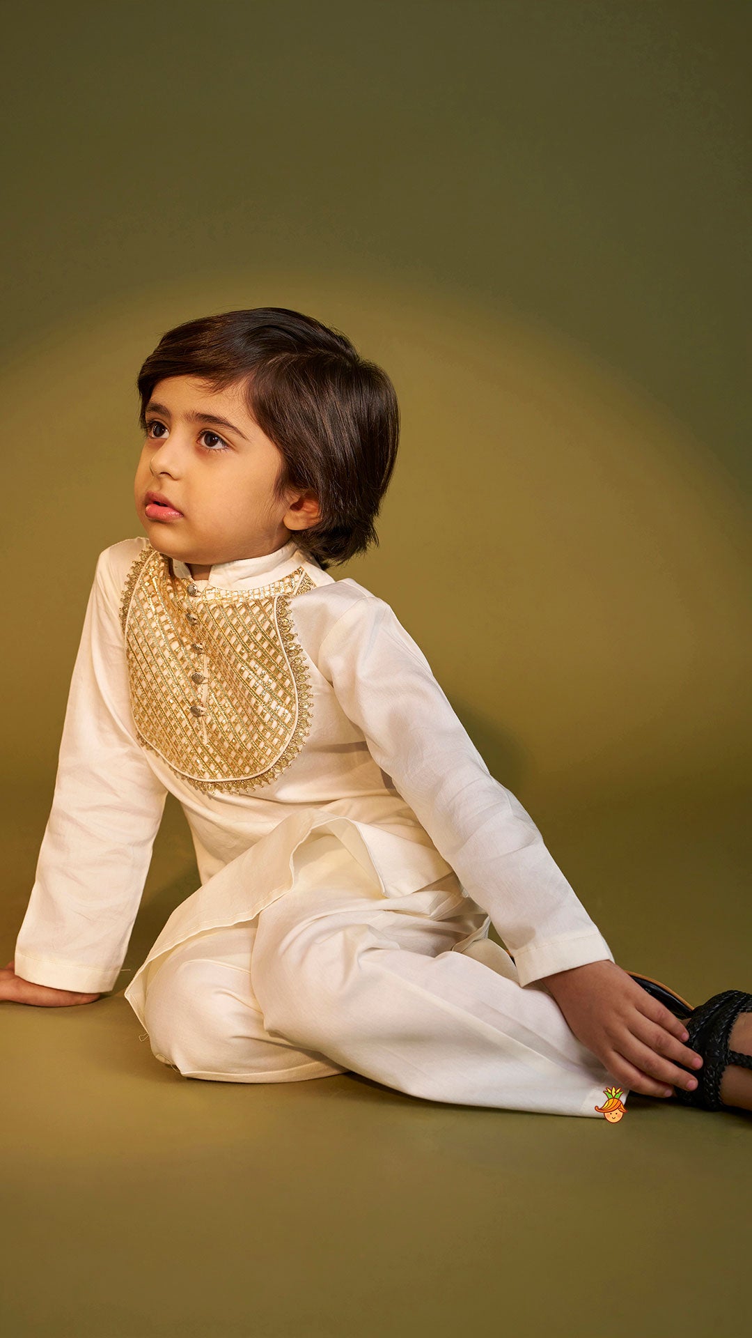 Pre Order: Lace Detailed Yoke Kurta And Pyjama