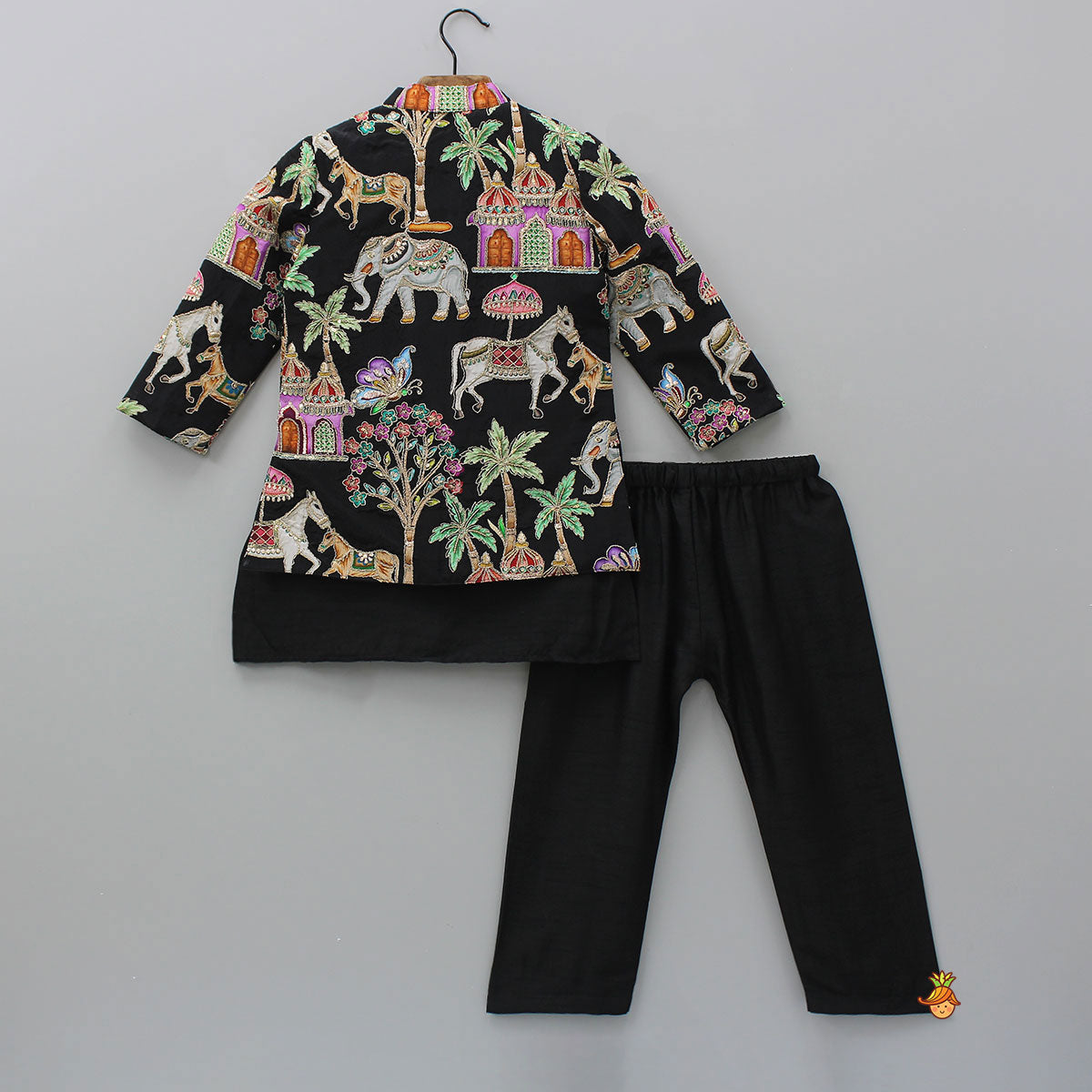 Pre Order: Elegant Kurta And Ethnic Printed Jacket With Pyjama