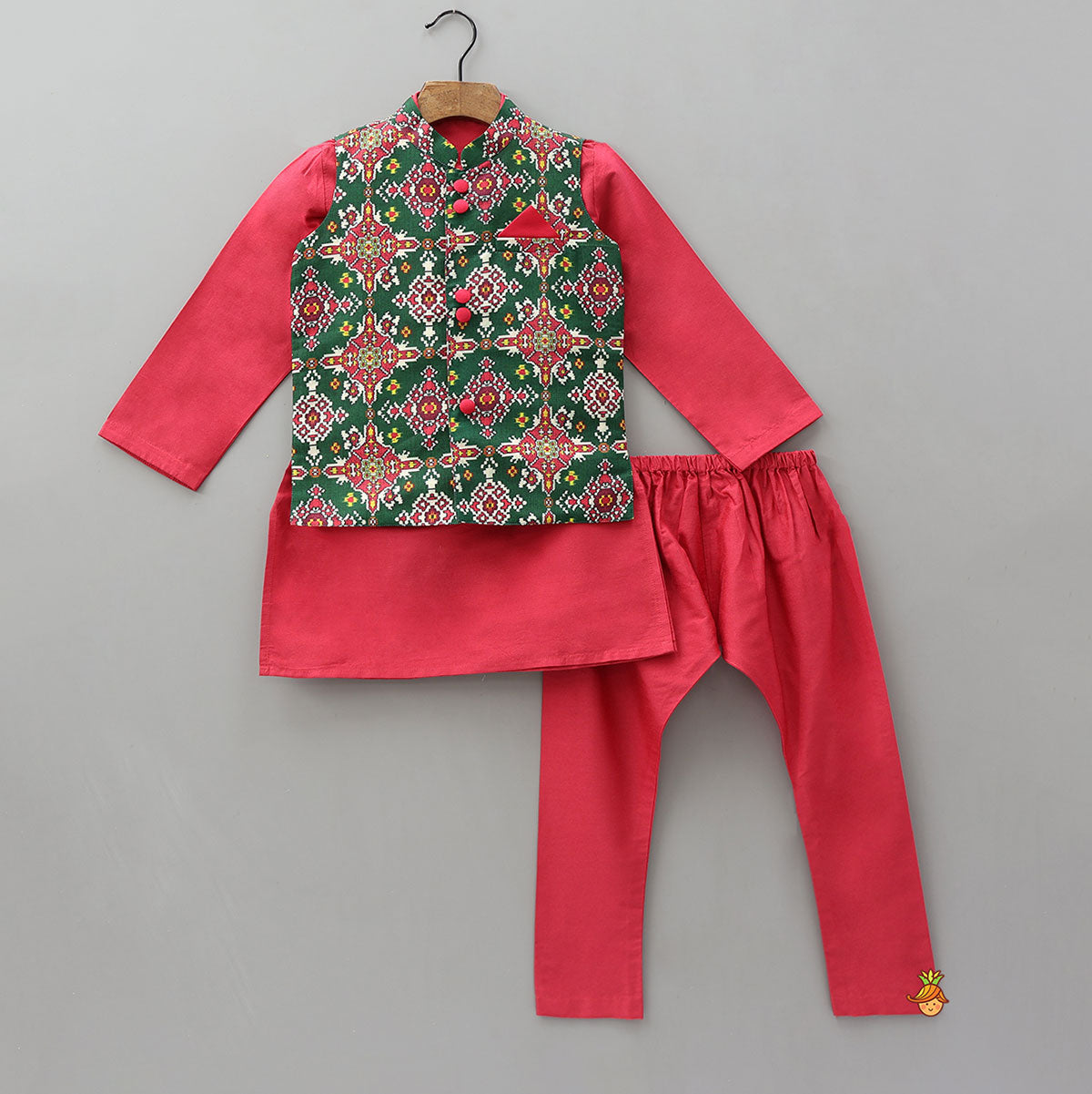 Elegant Kurta With Pocket-Detail Printed Jacket And Pyjama