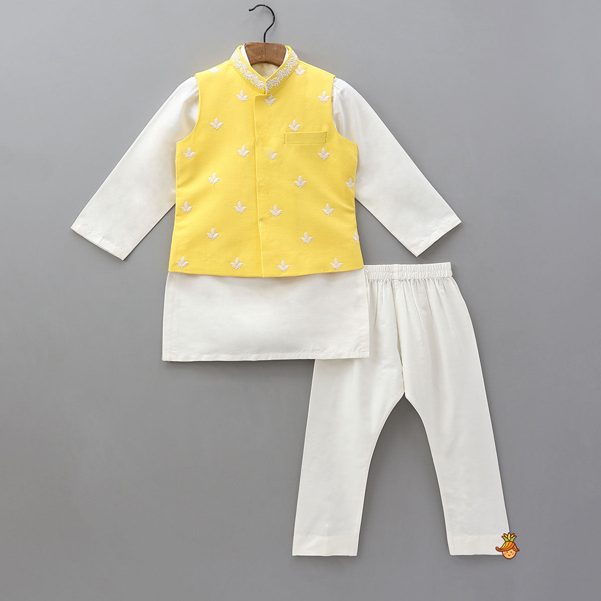 Pre Order: Ethnic Kurta With Thread-Work Jacket And Pyjama