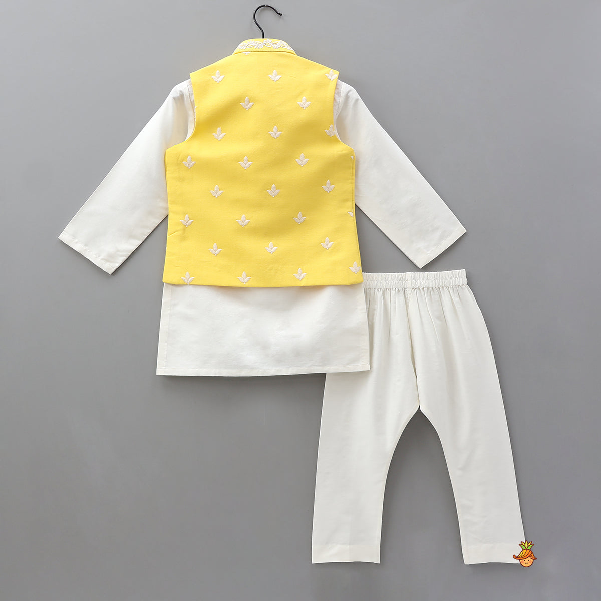 Pre Order: Ethnic Kurta With Thread-Work Jacket And Pyjama