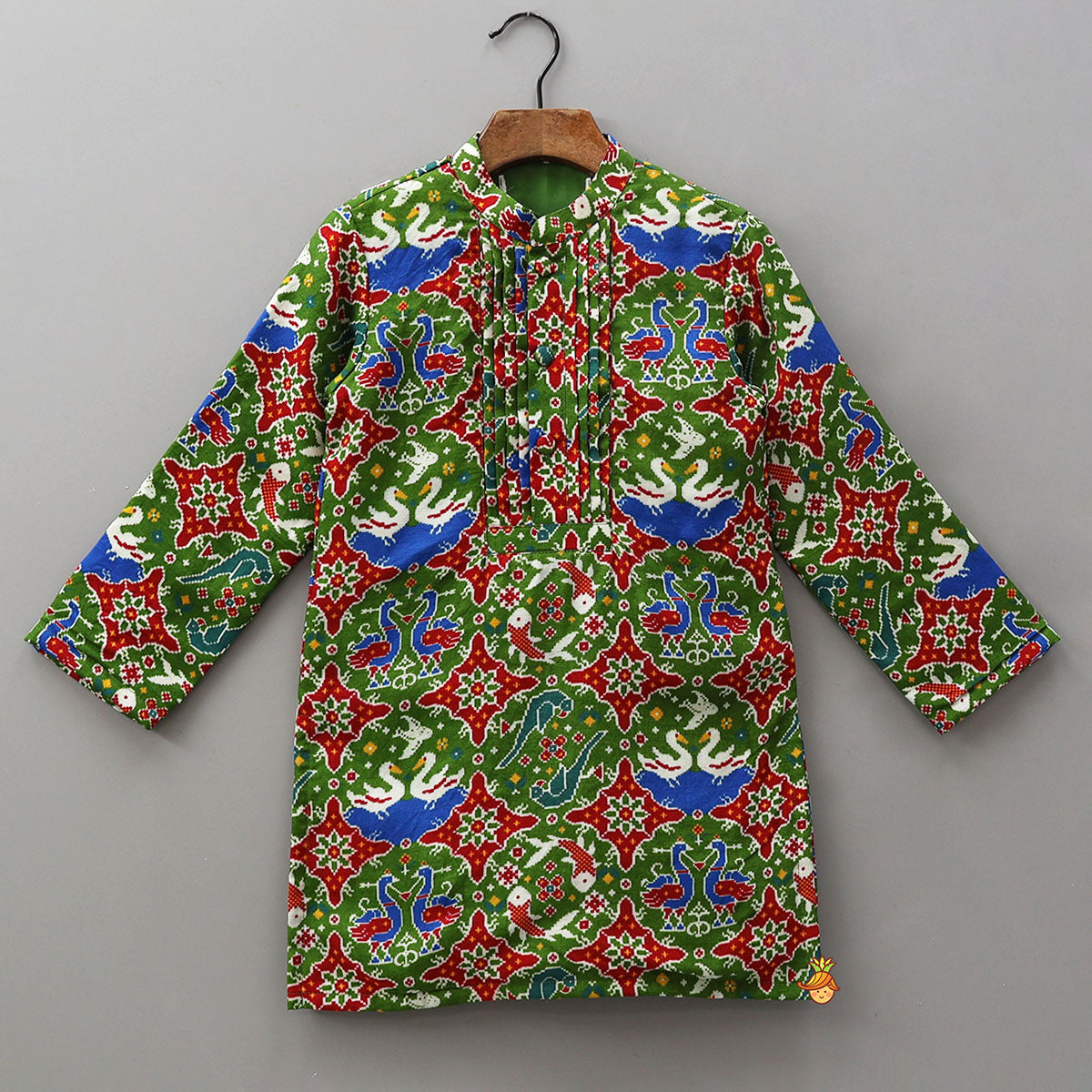 Pre Order: Printed Pin Tuck Detailed Ethnic Kurta With Pyjama