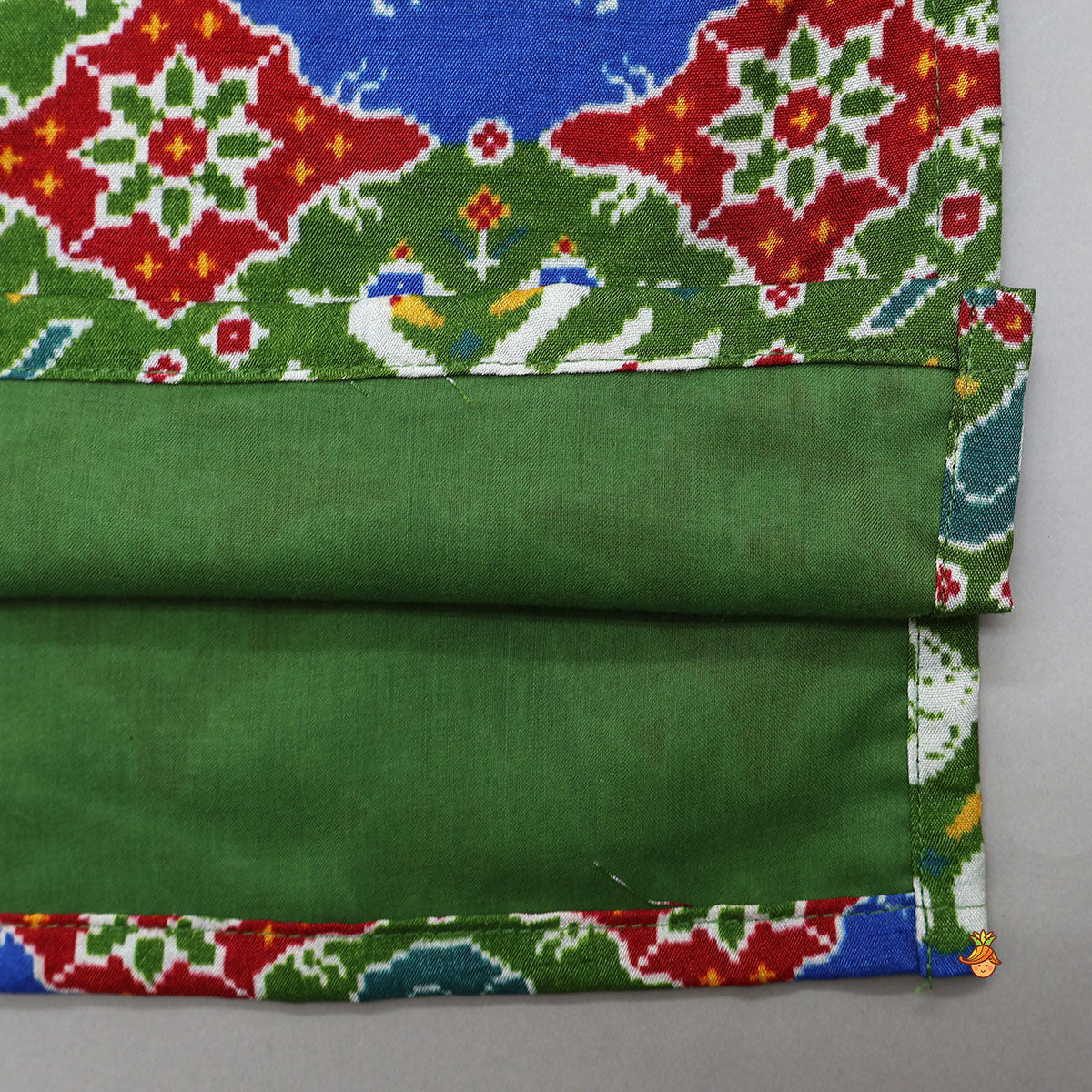 Pre Order: Printed Pin Tuck Detailed Ethnic Kurta With Pyjama