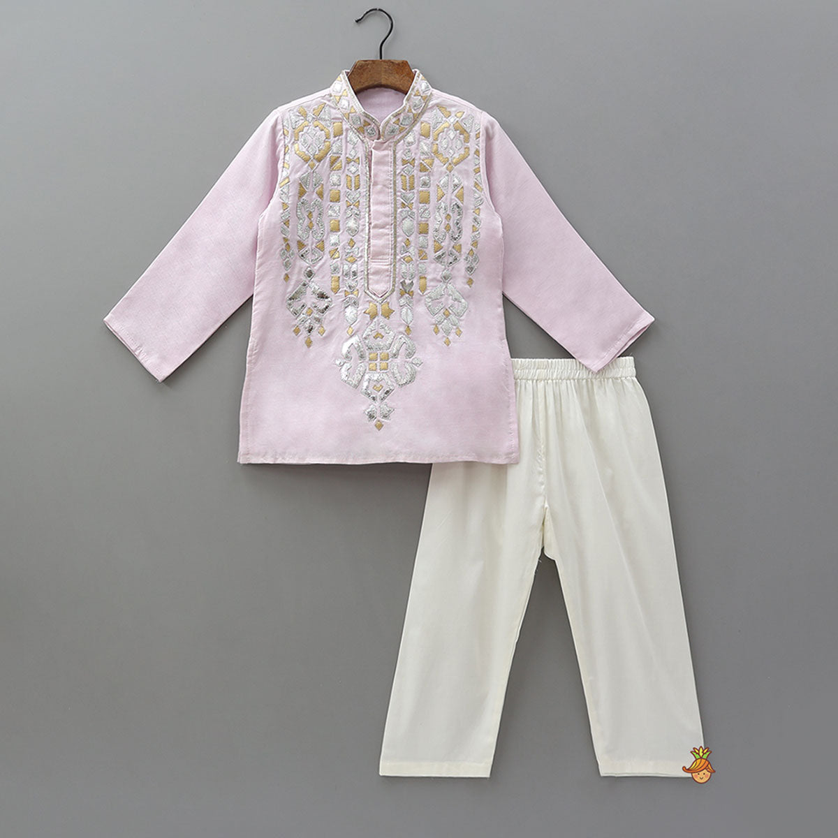 Pre Order: Elegant Embroidered Kurta And Pyjama