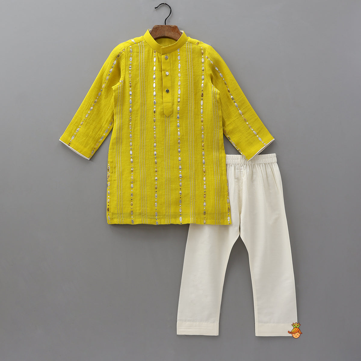 Pre Order: Front-Placket Embroidered Ethnic Kurta With Pyjama