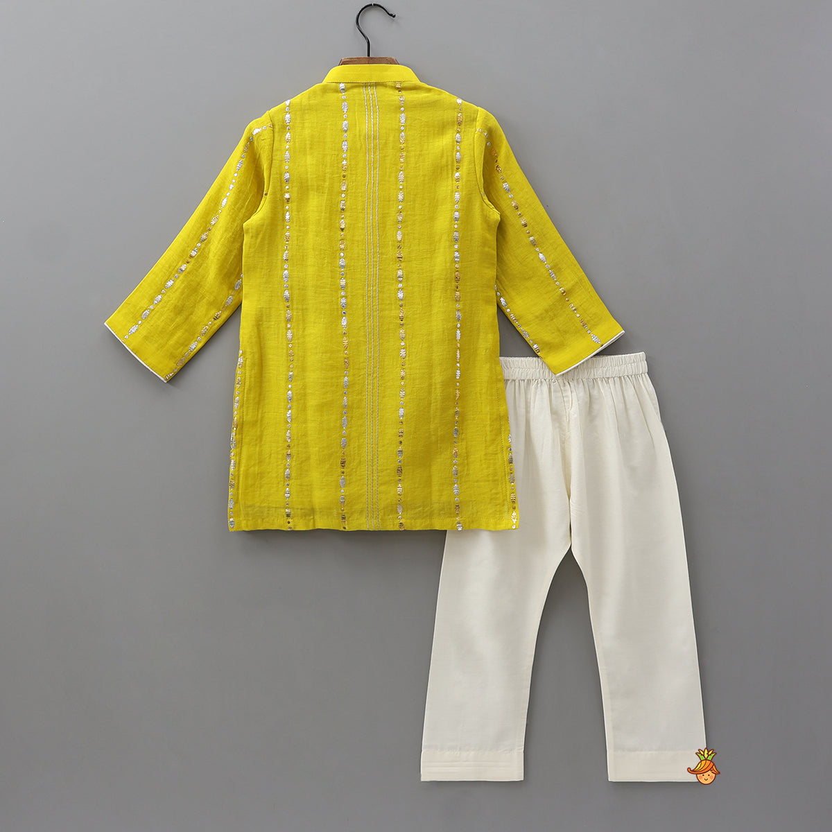 Pre Order: Front-Placket Embroidered Ethnic Kurta With Pyjama