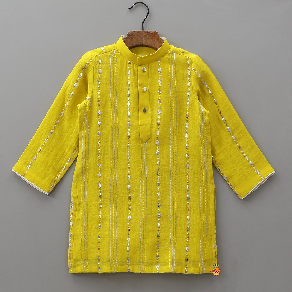 Pre Order: Front-Placket Embroidered Ethnic Kurta With Pyjama