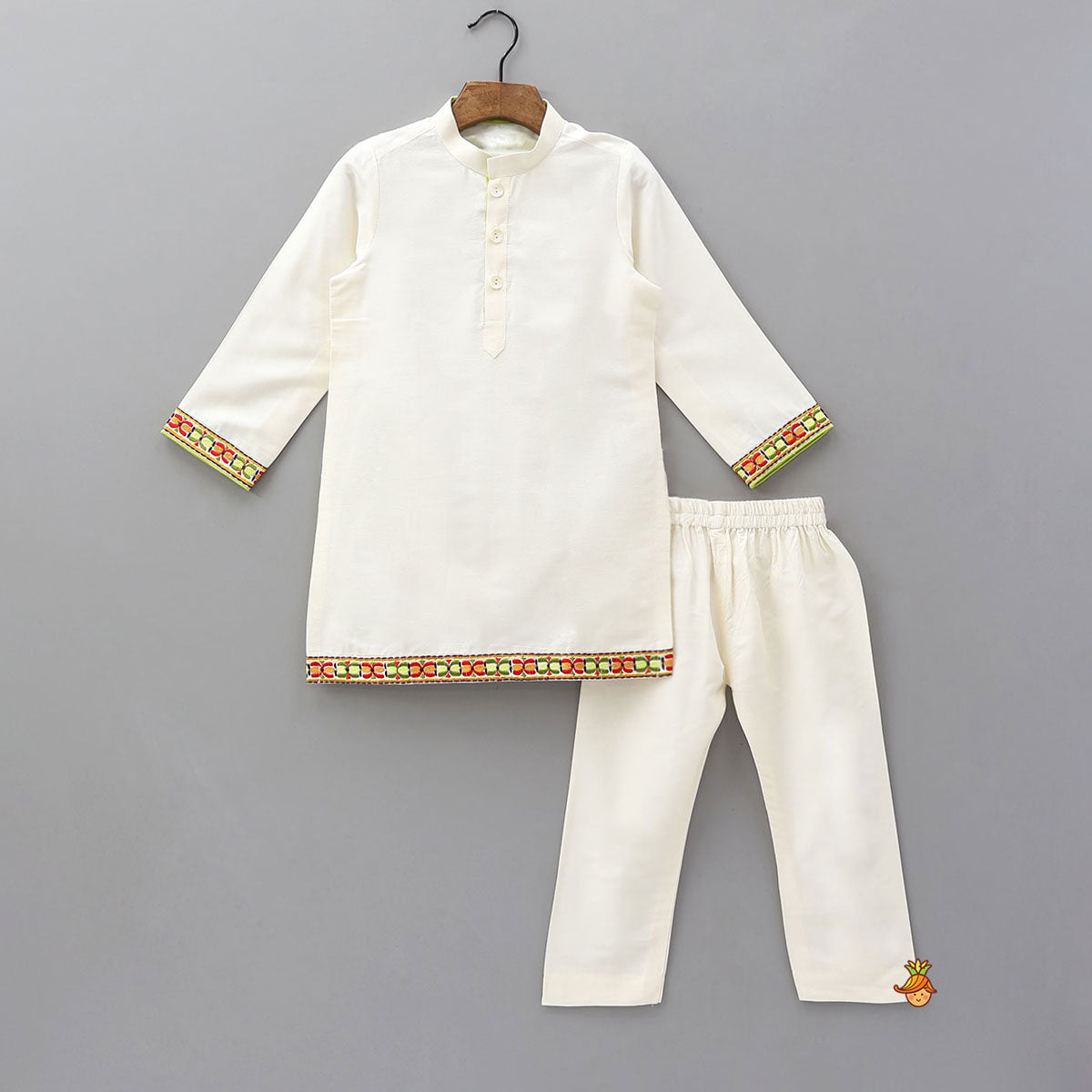 Pre Order: Ethnic Kurta With Printed Jacket And Pyjama