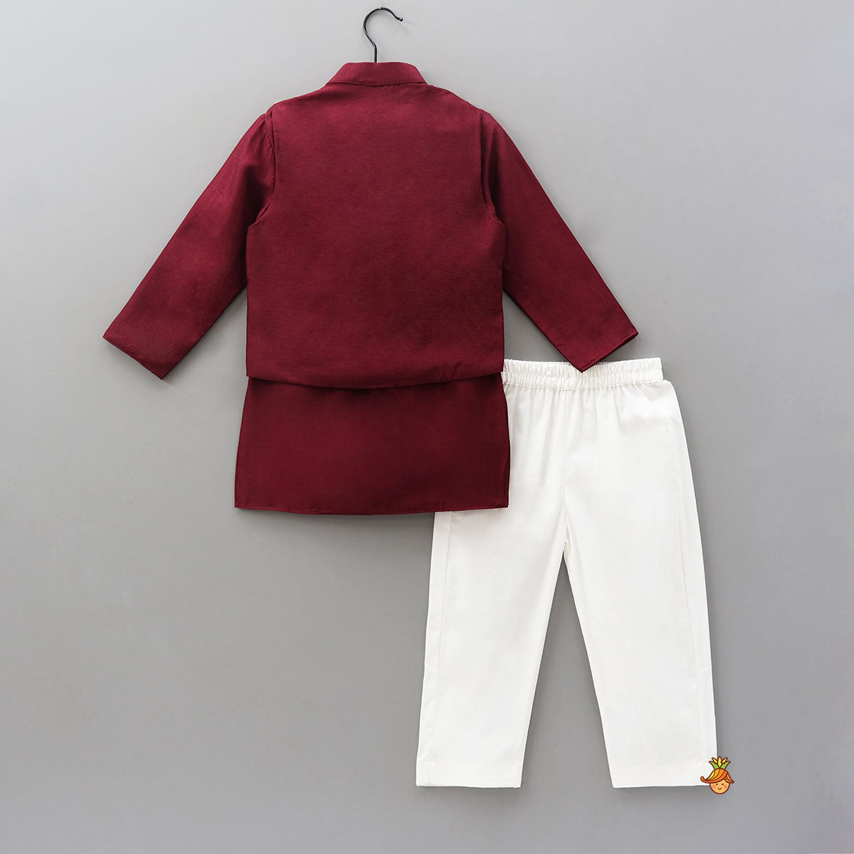 Pre Order: Ethnic Kurta With Embroidered Jacket And Pyjama