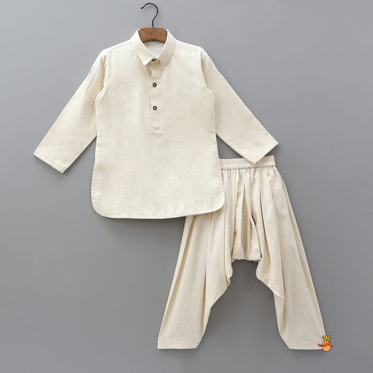 Pre Order: Ethnic Kurta With Thread-Embroidered Open Jacket And Patiala