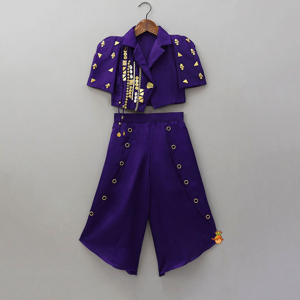 Notched Collar Top And Stylish Pant