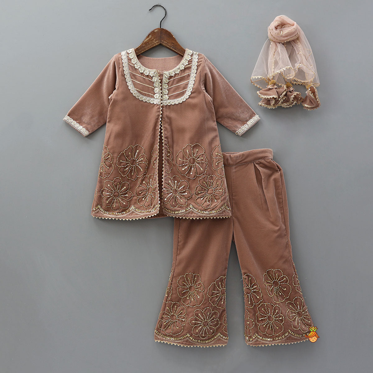 Pre Order: Front-Slit Velvet Kurti And Pant With Dupatta