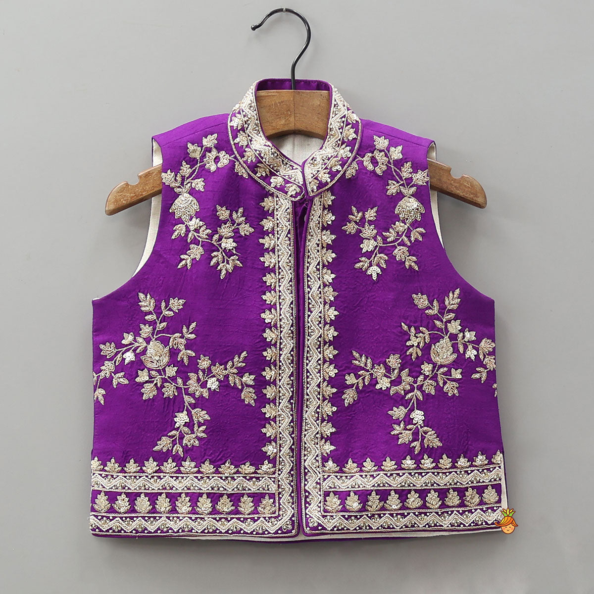 Pre Order: Mandarin Collar Kurta With Embroidered Jacket And Pyjama