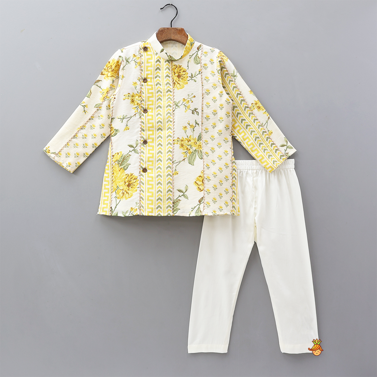 Pre Order: Floral Printed Ethnic Kurta And Pyjama